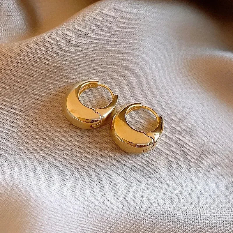 Eleanor Hoop Earrings
