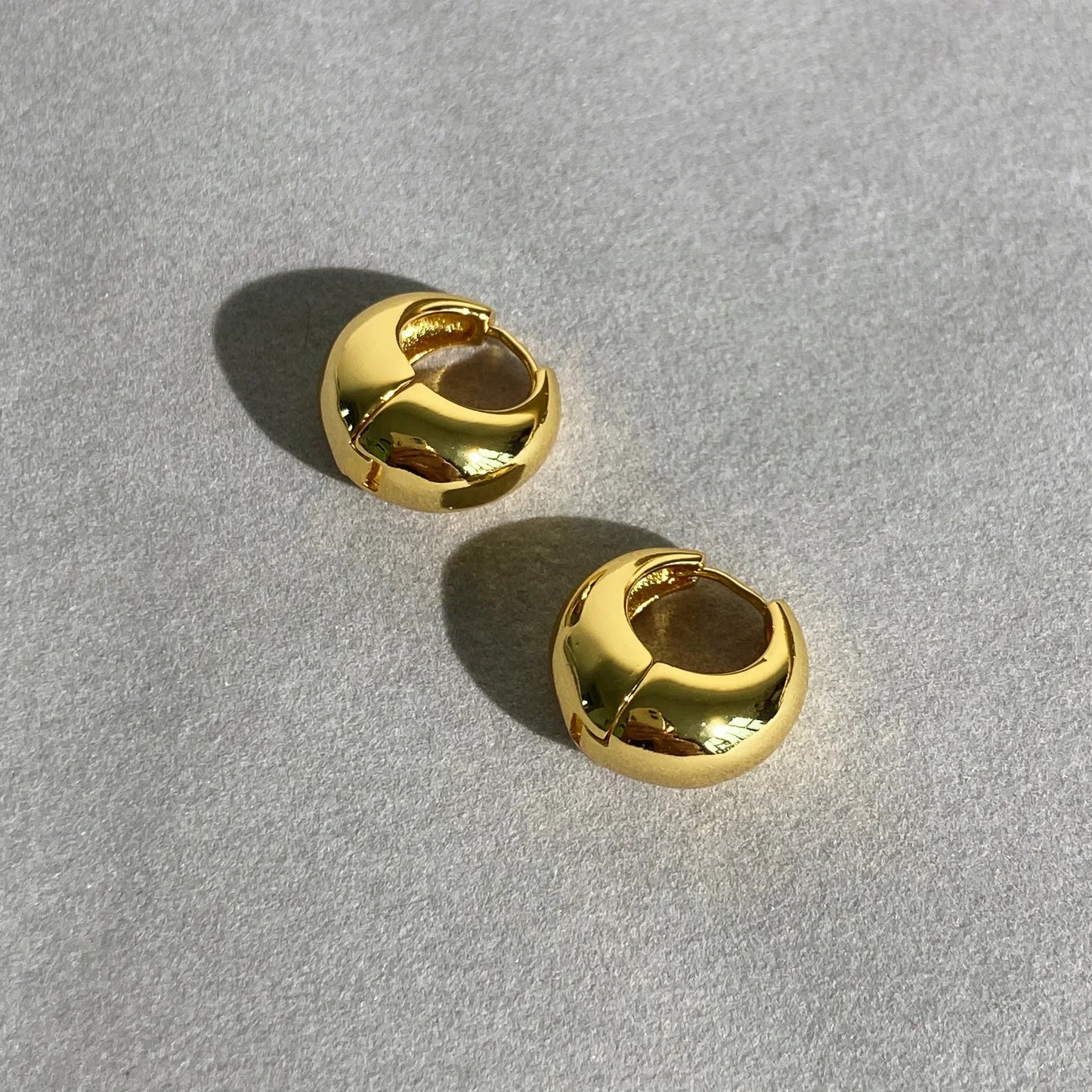 Eleanor Hoop Earrings